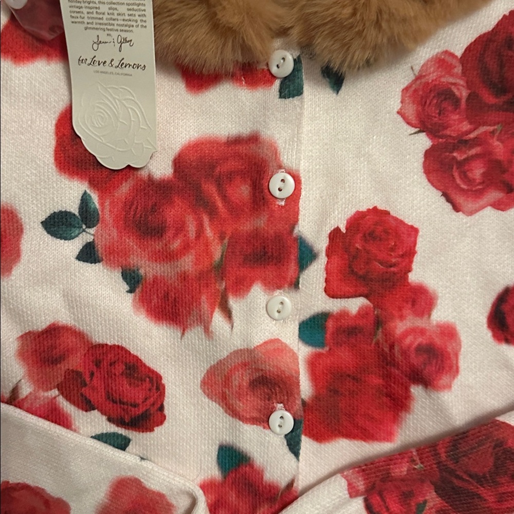 For love & lemons Floral Cardigan with Faux Fur Collar s roses - Picture 6 of 6